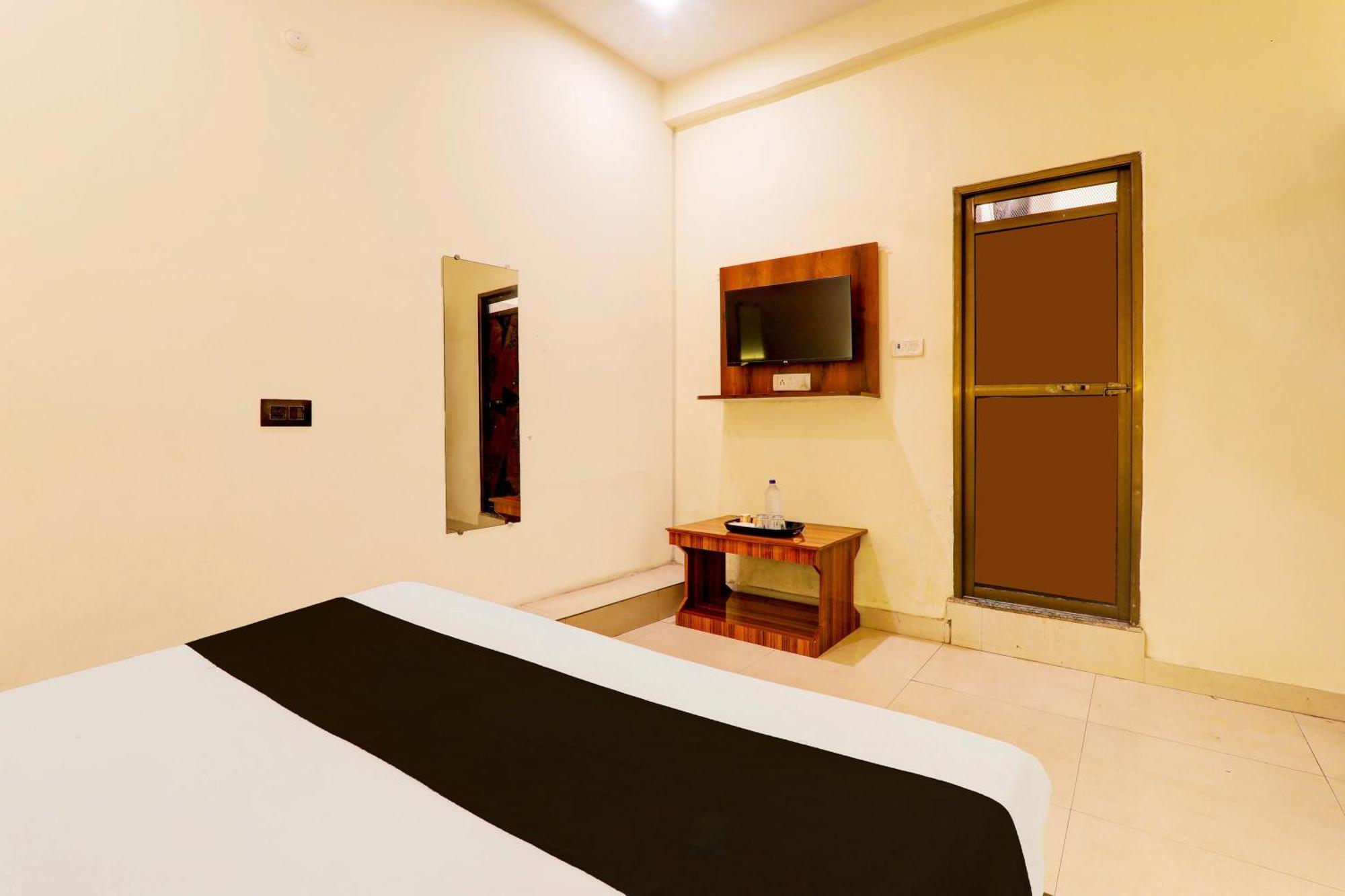 Hotel O Sr Grand ゴーラクプル エクステリア 写真