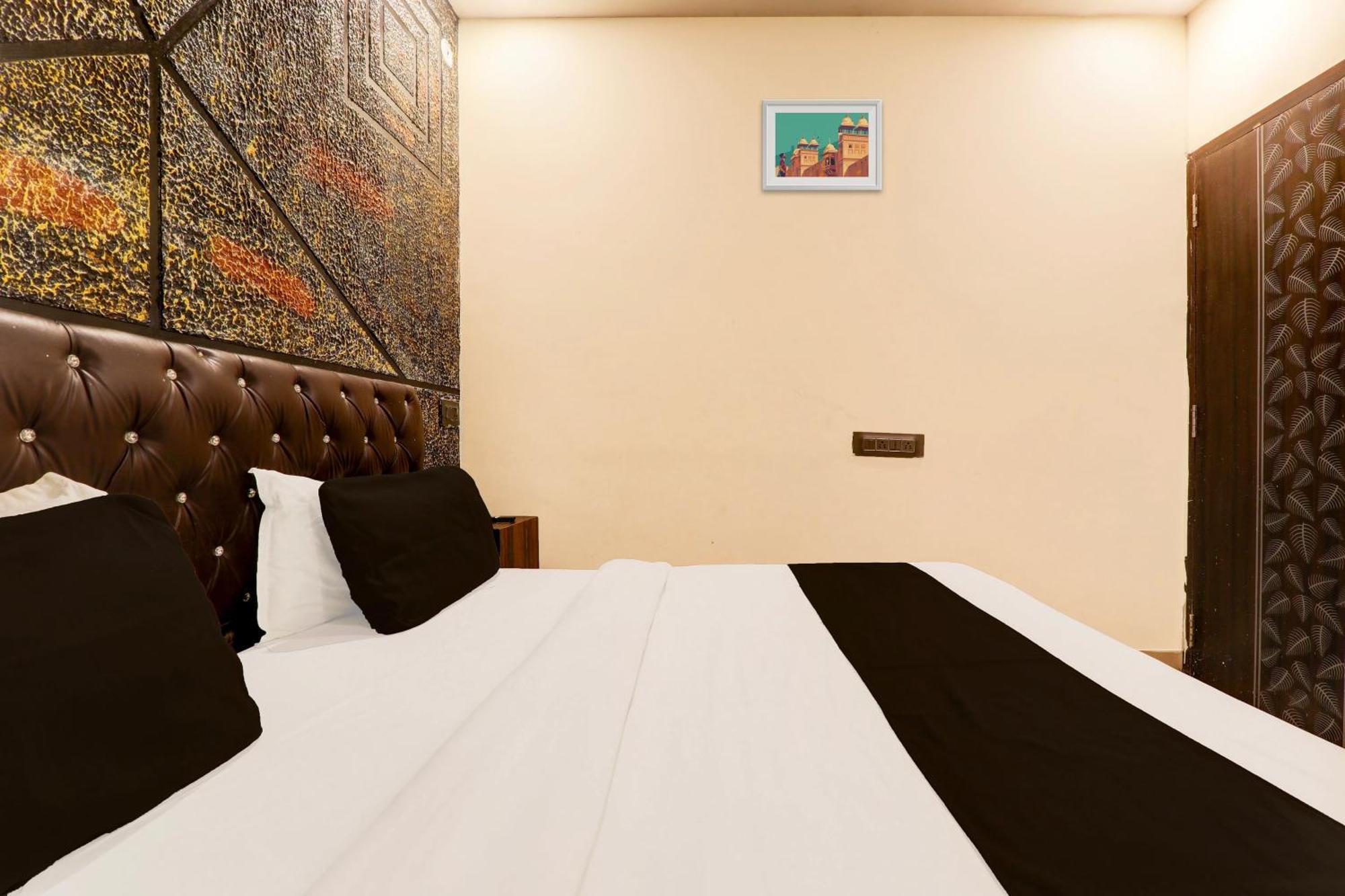 Hotel O Sr Grand ゴーラクプル エクステリア 写真