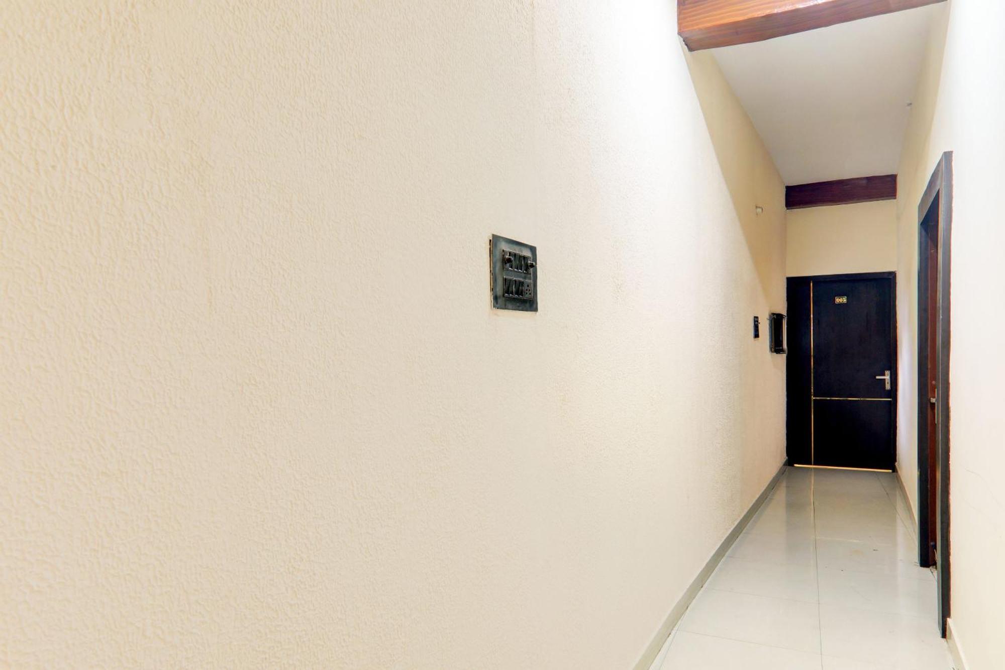 Hotel O Sr Grand ゴーラクプル エクステリア 写真